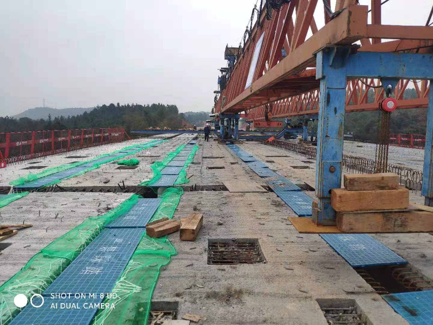 20210111110978.jpg 韶二標完成兩橋架通.jpg