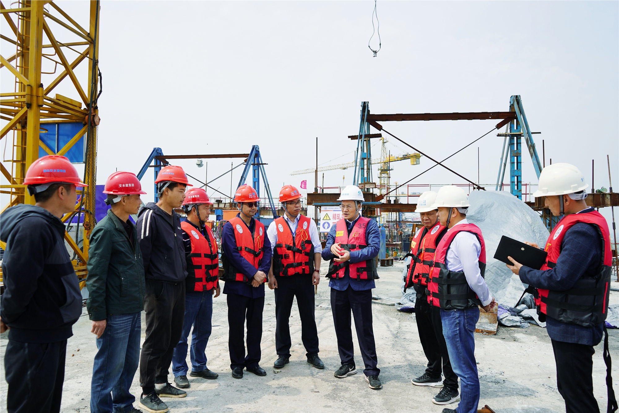 20210508257330.jpg 楊宏偉督查慰問13標02_副本_副本.jpg