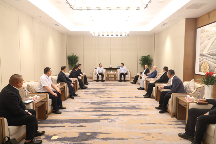 20230522211113.jpg 照片2:湖南路橋集團(tuán)與甘肅公航旅集團(tuán)簽訂戰(zhàn)略合作協(xié)議.jpg