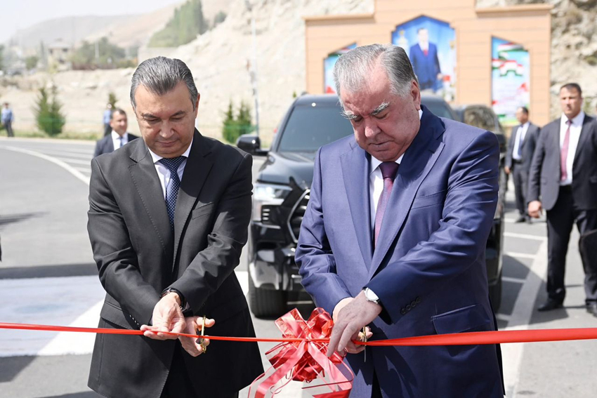 20250826 奧塔公路正式通車 圖1：總統(tǒng)總理剪彩_副本.jpg